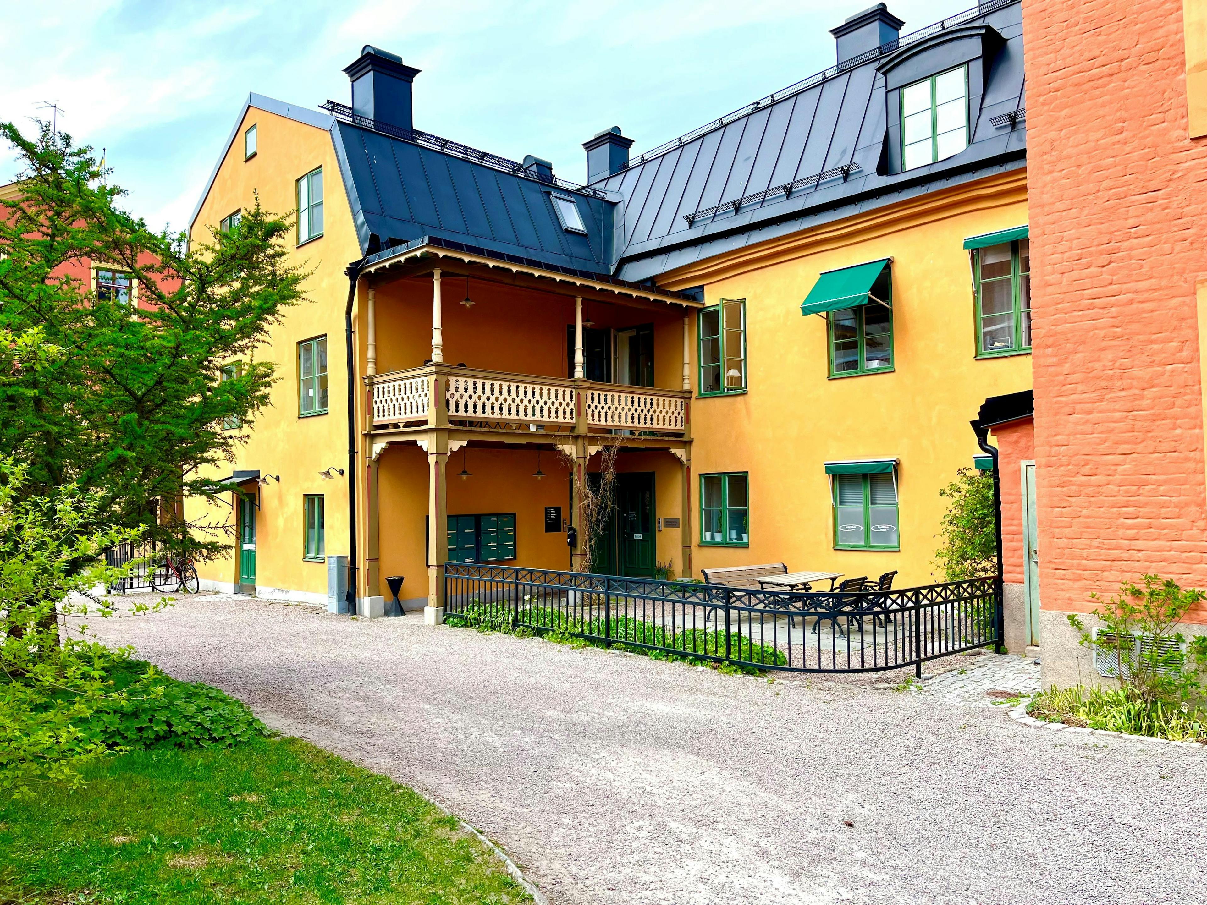 StudenGyn på Rundelsgränd, gult hus